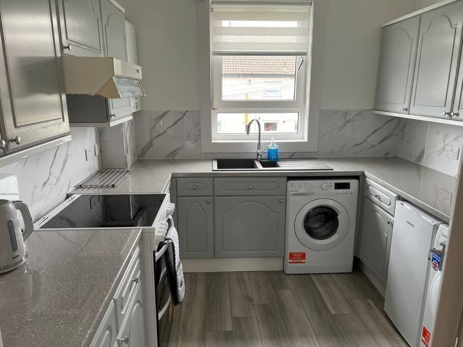Cosy Cottage Apartment Helensburgh Bagian luar foto