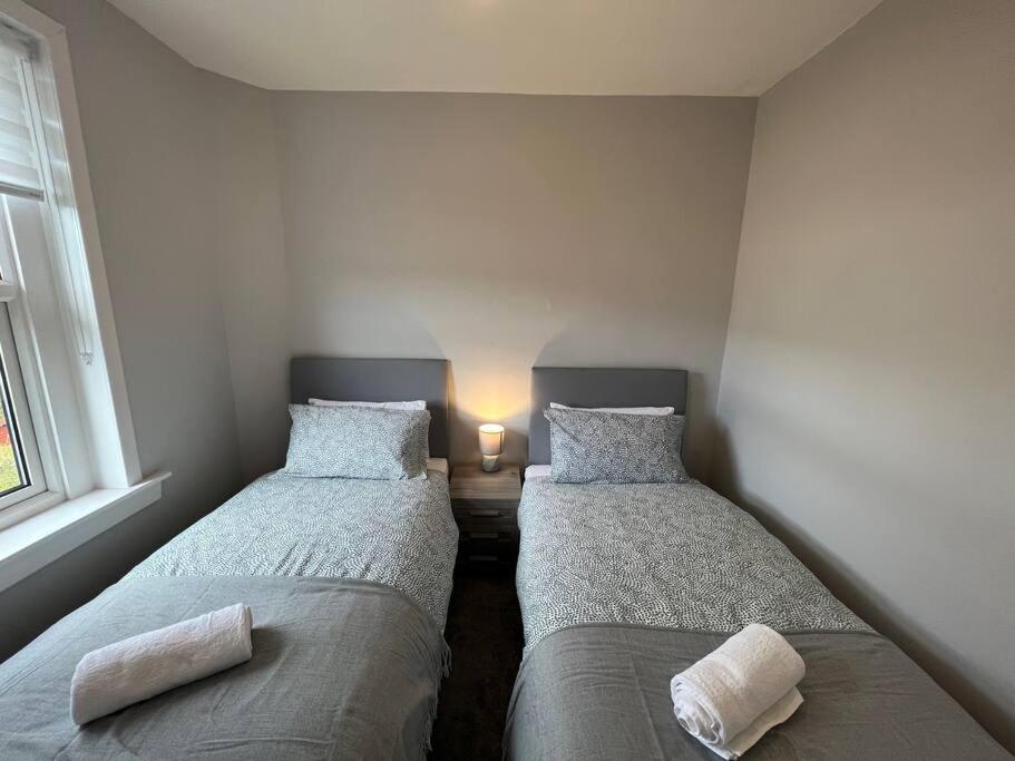 Cosy Cottage Apartment Helensburgh Bagian luar foto